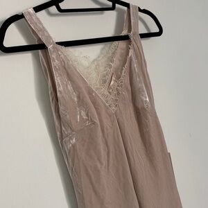 Gold Hawk *NWT* Silk Velvet Midi Dress w/Lace; size  SMALL